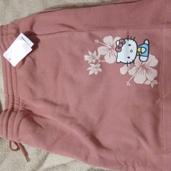 Hello kittyshorts - Picture 3 of 4